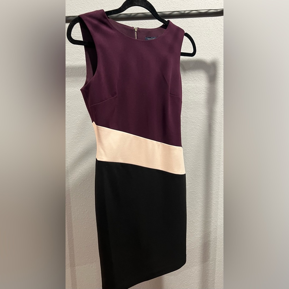 NWT Size 4 Beautiful Tommy Hilfiger dress